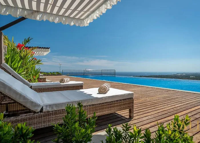 The Luxury 5br In Lovina! Stunning Outlook! Ferienhaus